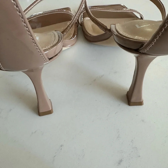 Marc Fisher Dalida Leather Buckle Strappy Sandals Size: 7.5 - Picture 6 of 7